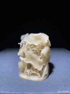 清和田玉青花俏色一路连科炉顶墨玉为景白为荷方寸玉料藏及第吉意