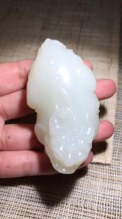 《貔貅》又名天禄,辟邪,百解,新疆和田玉籽料把件.重134.7g