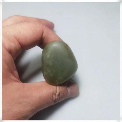 石仓和田玉鉴赏:黄皮秋梨皮青白
